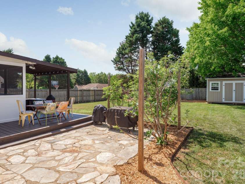 14442 Planters Knob Lane, Charlotte, NC 28273.  MLS# CAR4375802, YatesRealty ID 18357. 