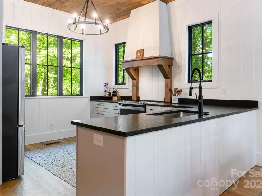 103 Blue Sky Lane, Hendersonville, NC 28792.  MLS# CAR4268920, YatesRealty ID 18359. Kitchen