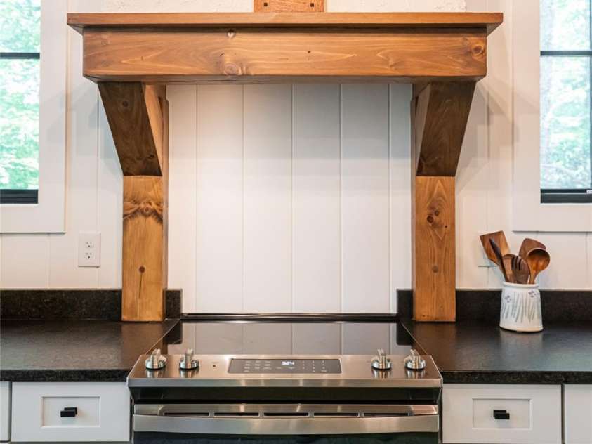 103 Blue Sky Lane, Hendersonville, NC 28792.  MLS# CAR4268920, YatesRealty ID 18359. Kitchen detail