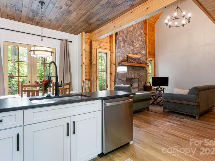 103 Blue Sky Lane, Hendersonville, NC 28792.  MLS# CAR4268920, YatesRealty ID 18359. Open floor plan