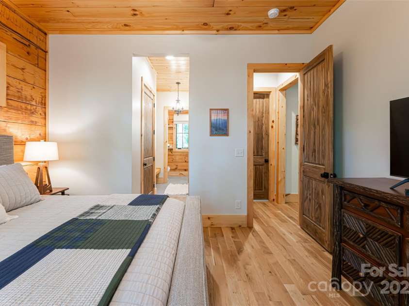 103 Blue Sky Lane, Hendersonville, NC 28792.  MLS# CAR4268920, YatesRealty ID 18359. Primary bedroom