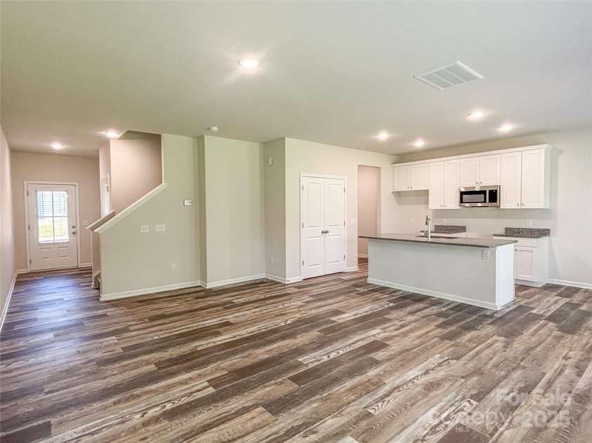 414 1st Avenue None, Hickory, NC 28602.  MLS# CAR4268983, YatesRealty ID 18360. 