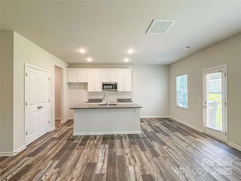 414 1st Avenue None, Hickory, NC 28602.  MLS# CAR4268983, YatesRealty ID 18360. 