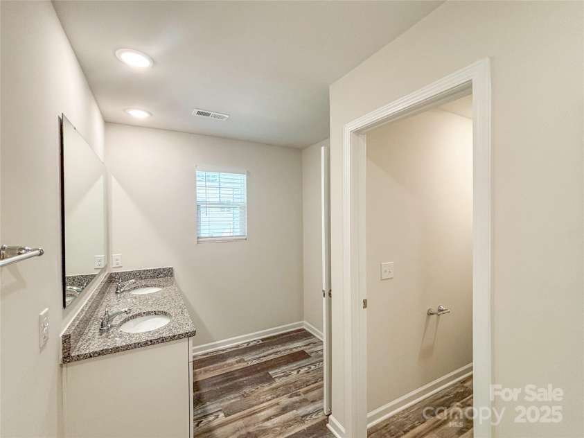 414 1st Avenue None, Hickory, NC 28602.  MLS# CAR4268983, YatesRealty ID 18360. 