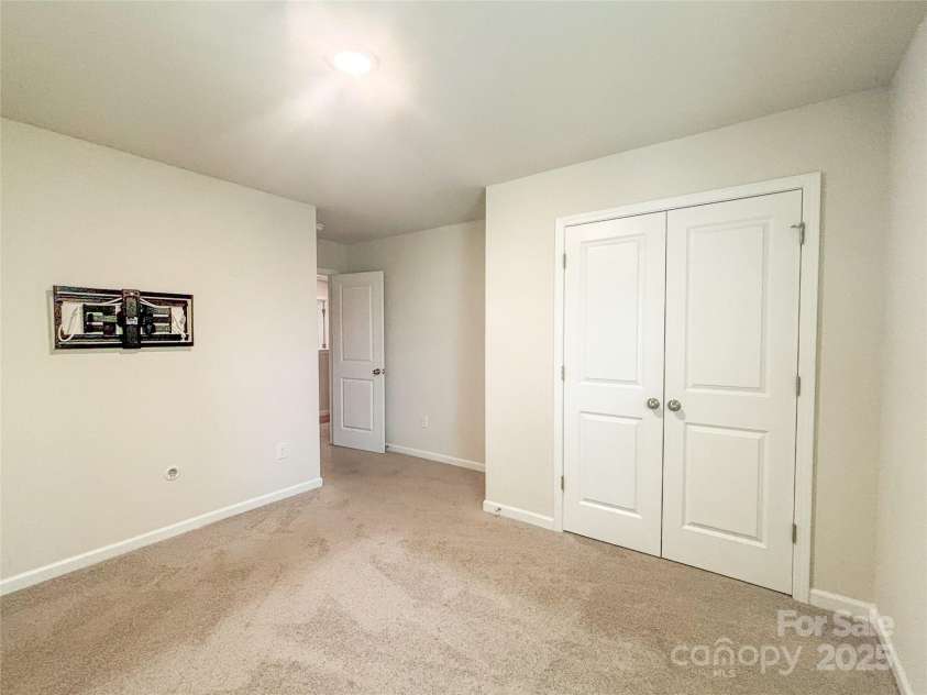 414 1st Avenue None, Hickory, NC 28602.  MLS# CAR4268983, YatesRealty ID 18360. 