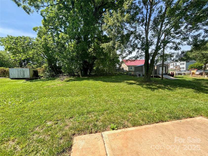 414 1st Avenue None, Hickory, NC 28602.  MLS# CAR4268983, YatesRealty ID 18360. 