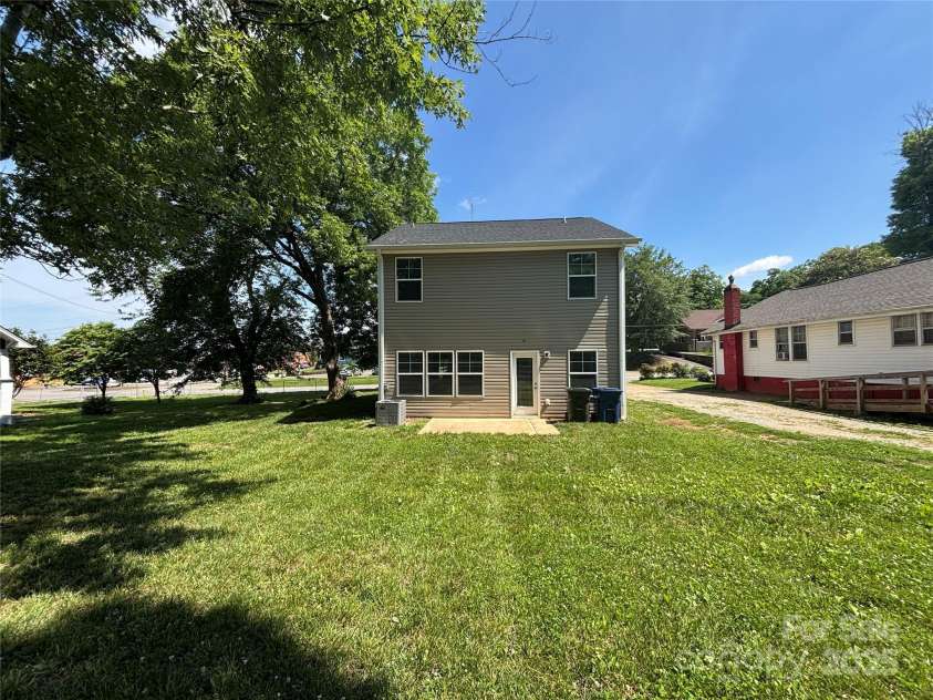 414 1st Avenue None, Hickory, NC 28602.  MLS# CAR4268983, YatesRealty ID 18360. 