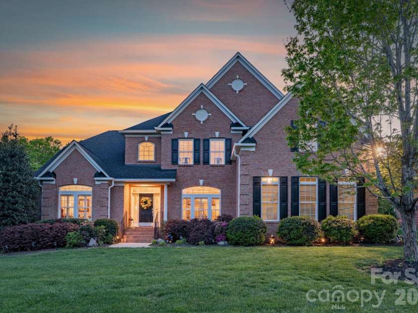 7122 Yellowhorn Trail, Waxhaw, NC 28173.  MLS# CAR4310525, YatesRealty ID 18360. 