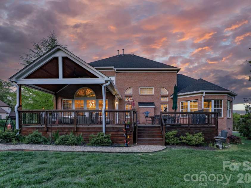 7122 Yellowhorn Trail, Waxhaw, NC 28173.  MLS# CAR4310525, YatesRealty ID 18360. 
