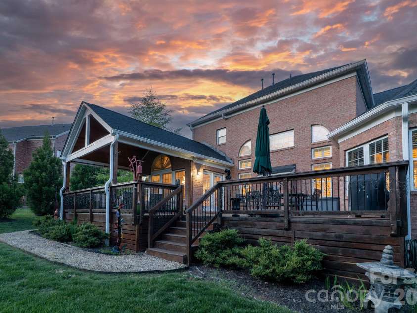7122 Yellowhorn Trail, Waxhaw, NC 28173.  MLS# CAR4310525, YatesRealty ID 18360. 