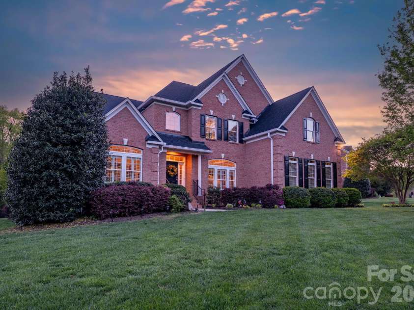 7122 Yellowhorn Trail, Waxhaw, NC 28173.  MLS# CAR4310525, YatesRealty ID 18360. 