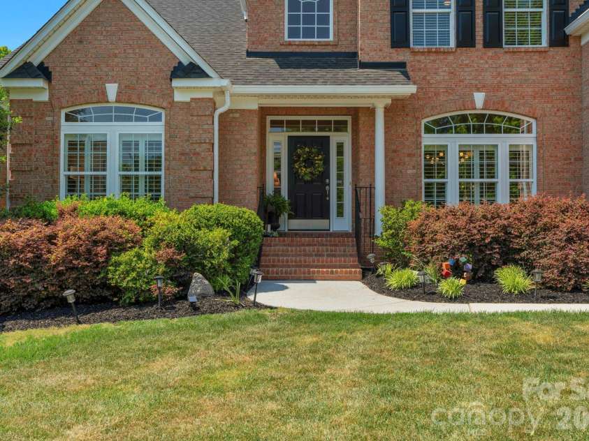 7122 Yellowhorn Trail, Waxhaw, NC 28173.  MLS# CAR4310525, YatesRealty ID 18360. 