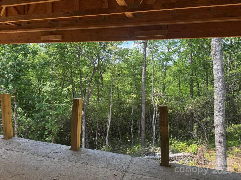 135 Wildwood Way, Lake Toxaway, NC 28747.  MLS# CAR4267132, YatesRealty ID 18363. 