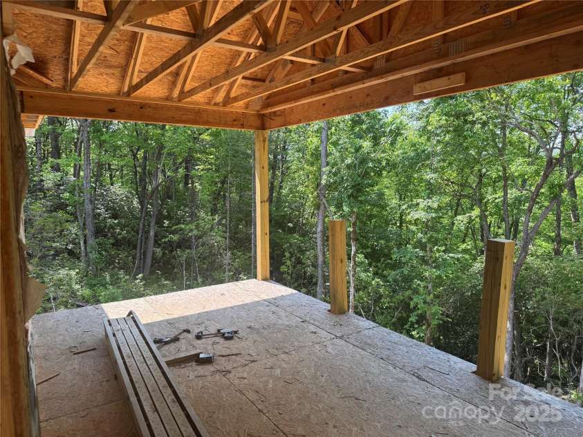 135 Wildwood Way, Lake Toxaway, NC 28747.  MLS# CAR4267132, YatesRealty ID 18363. 