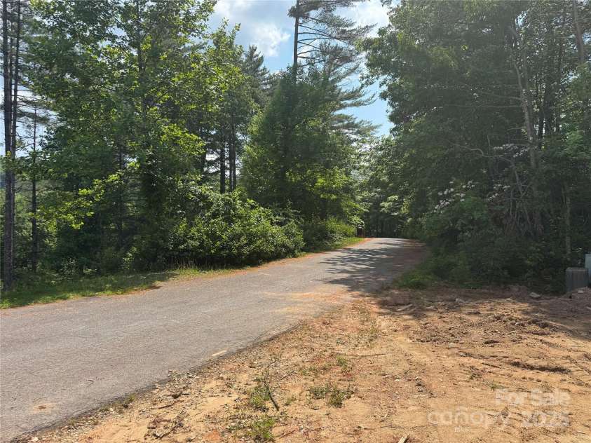 135 Wildwood Way, Lake Toxaway, NC 28747.  MLS# CAR4267132, YatesRealty ID 18363. 