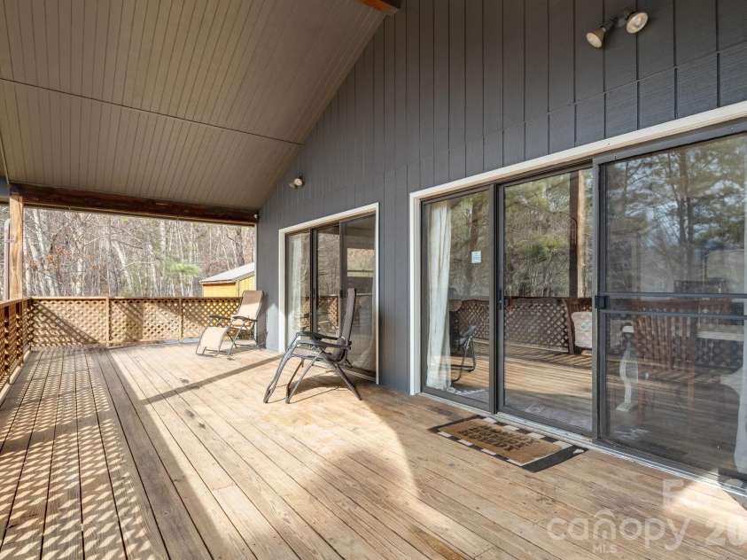 1330 Maple Springs Drive, Waynesville, NC 28785.  MLS# CAR4346066, YatesRealty ID 18364. 