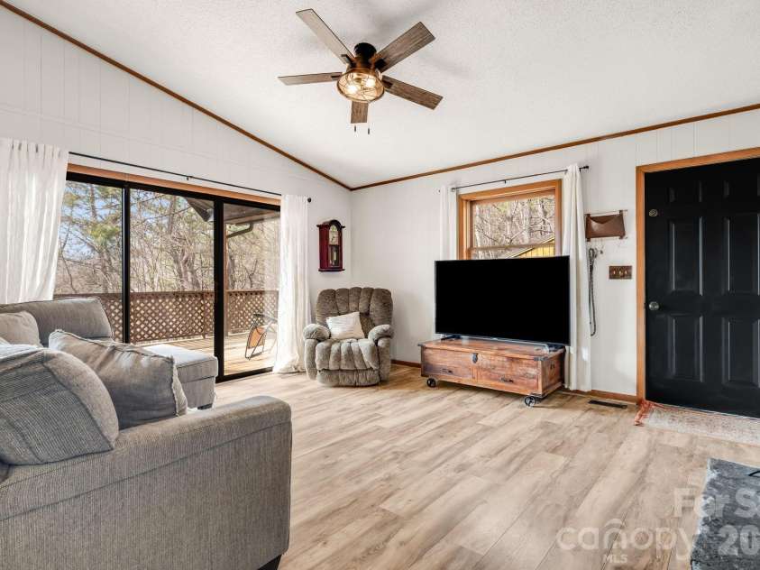 1330 Maple Springs Drive, Waynesville, NC 28785.  MLS# CAR4346066, YatesRealty ID 18364. 