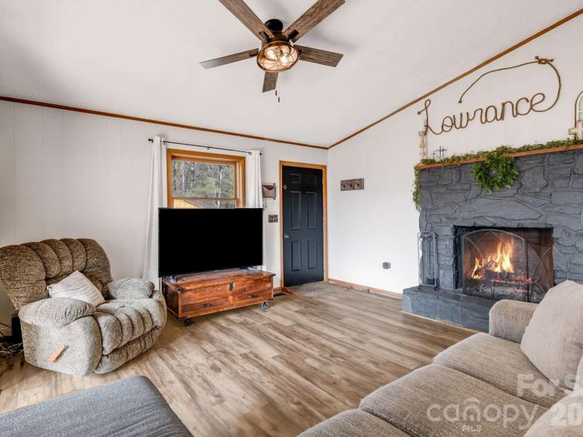 1330 Maple Springs Drive, Waynesville, NC 28785.  MLS# CAR4346066, YatesRealty ID 18364. 