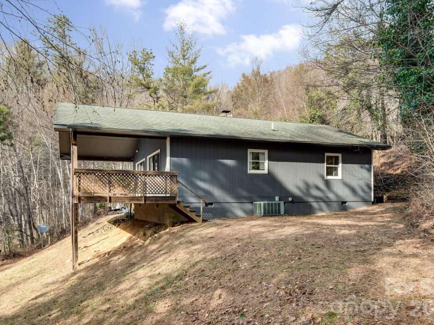 1330 Maple Springs Drive, Waynesville, NC 28785.  MLS# CAR4346066, YatesRealty ID 18364. 