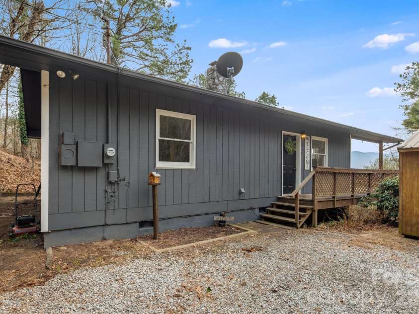 1330 Maple Springs Drive, Waynesville, NC 28785.  MLS# CAR4346066, YatesRealty ID 18364. 