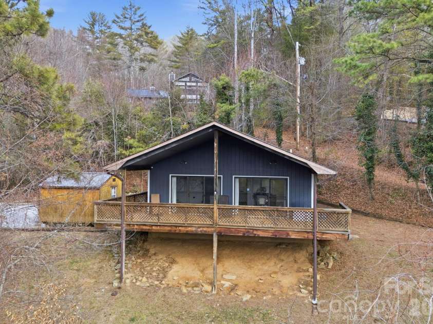 1330 Maple Springs Drive, Waynesville, NC 28785.  MLS# CAR4346066, YatesRealty ID 18364. 