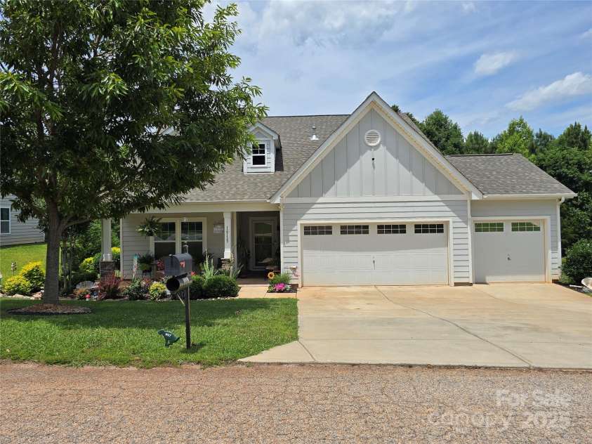 16115 Commodore Drive, Lancaster, SC 29720.  MLS# CAR4268472, YatesRealty ID 18364. 