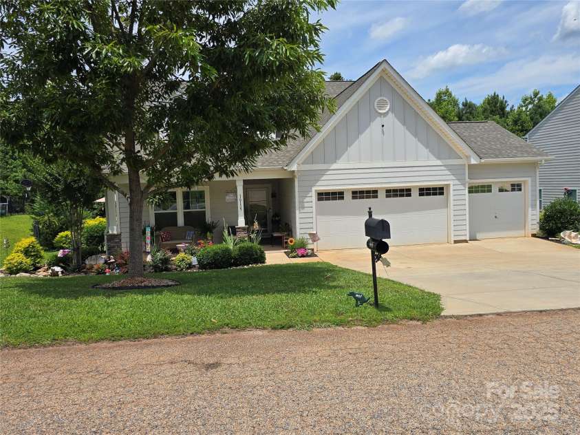 16115 Commodore Drive, Lancaster, SC 29720.  MLS# CAR4268472, YatesRealty ID 18364. 