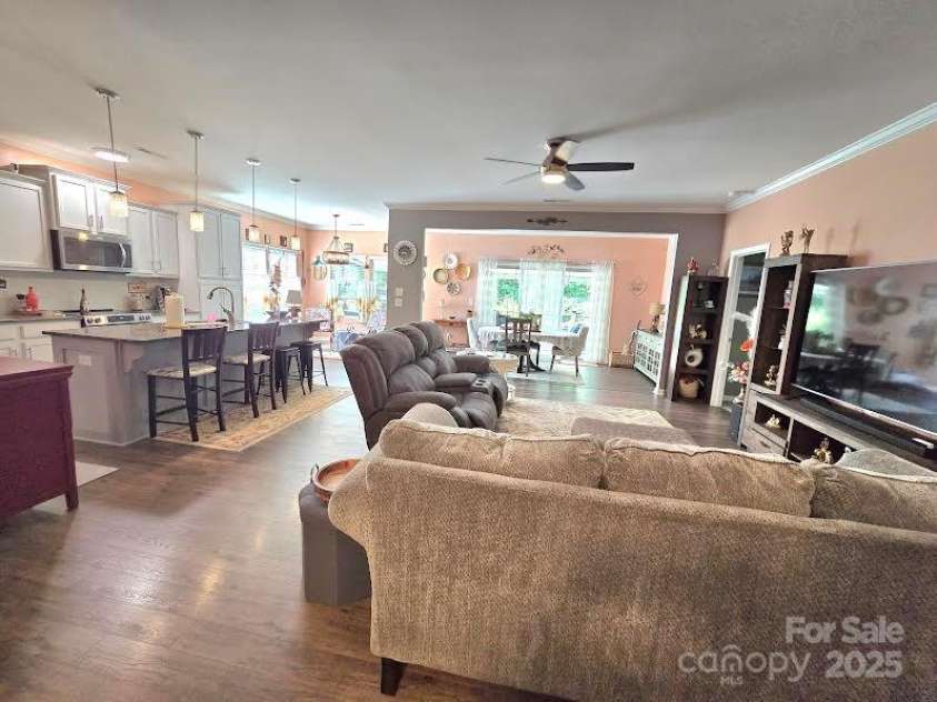 16115 Commodore Drive, Lancaster, SC 29720.  MLS# CAR4268472, YatesRealty ID 18364. 
