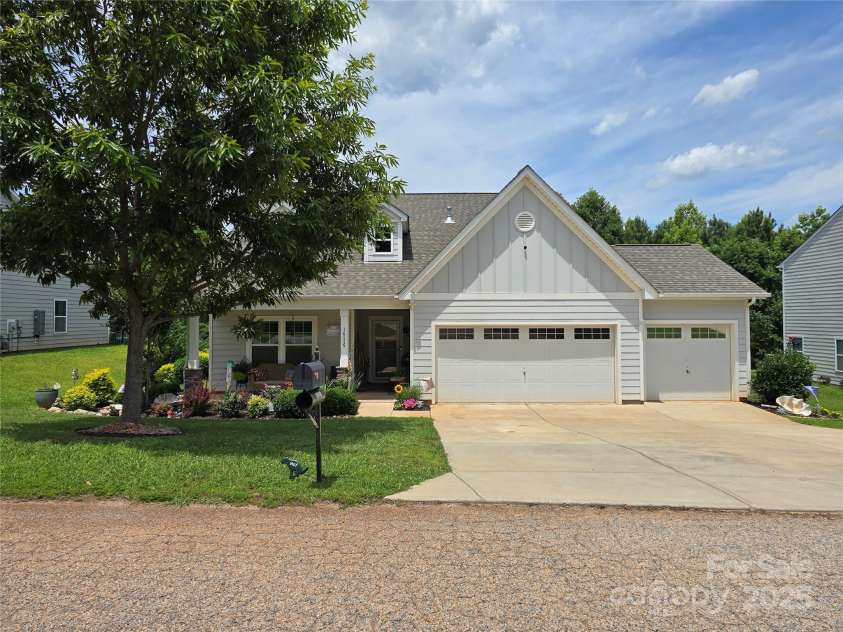 16115 Commodore Drive, Lancaster, SC 29720.  MLS# CAR4268472, YatesRealty ID 18364. 