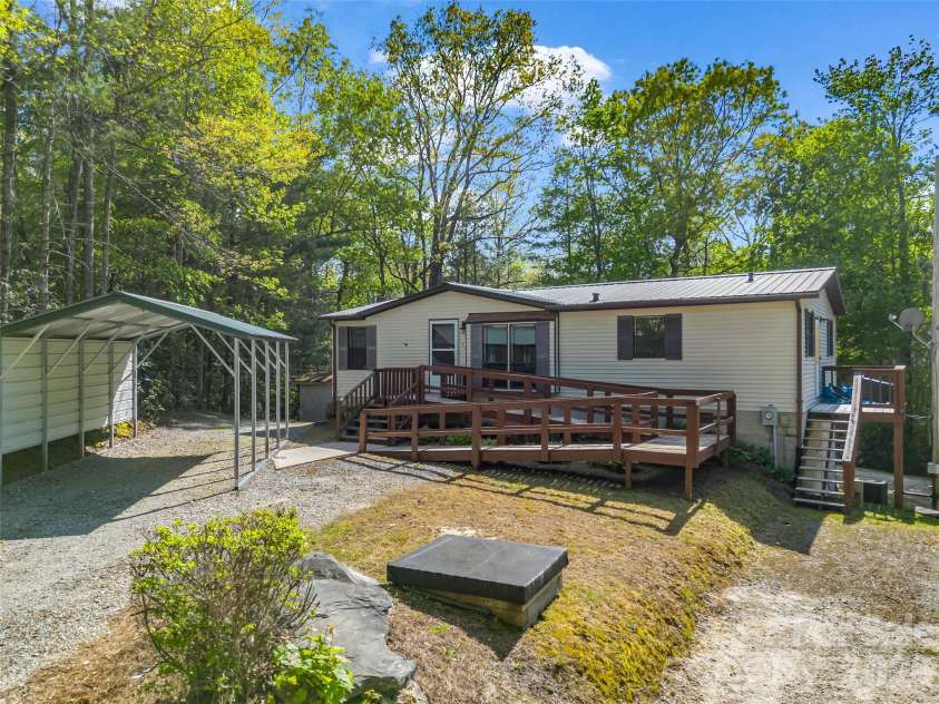 203 Rogat Road, Hendersonville, NC 28792.  MLS# CAR4375541, YatesRealty ID 18365. 
