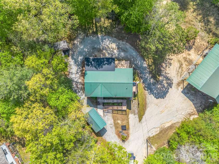 203 Rogat Road, Hendersonville, NC 28792.  MLS# CAR4375541, YatesRealty ID 18365. 