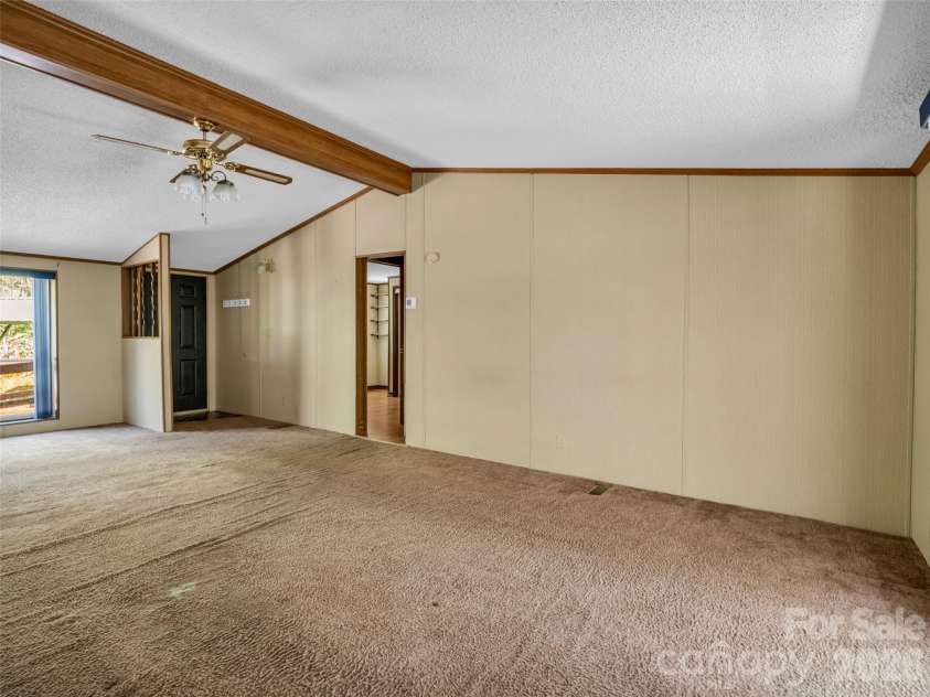 203 Rogat Road, Hendersonville, NC 28792.  MLS# CAR4375541, YatesRealty ID 18365. 