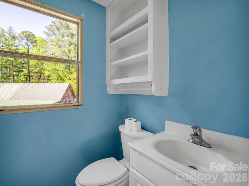 203 Rogat Road, Hendersonville, NC 28792.  MLS# CAR4375541, YatesRealty ID 18365. 