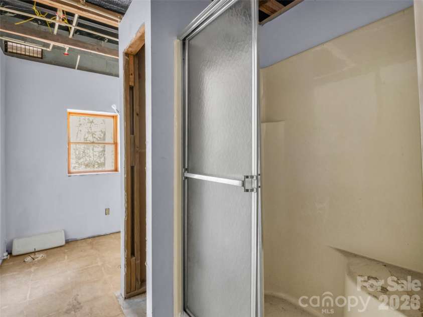 203 Rogat Road, Hendersonville, NC 28792.  MLS# CAR4375541, YatesRealty ID 18365. 