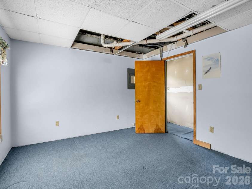 203 Rogat Road, Hendersonville, NC 28792.  MLS# CAR4375541, YatesRealty ID 18365. 