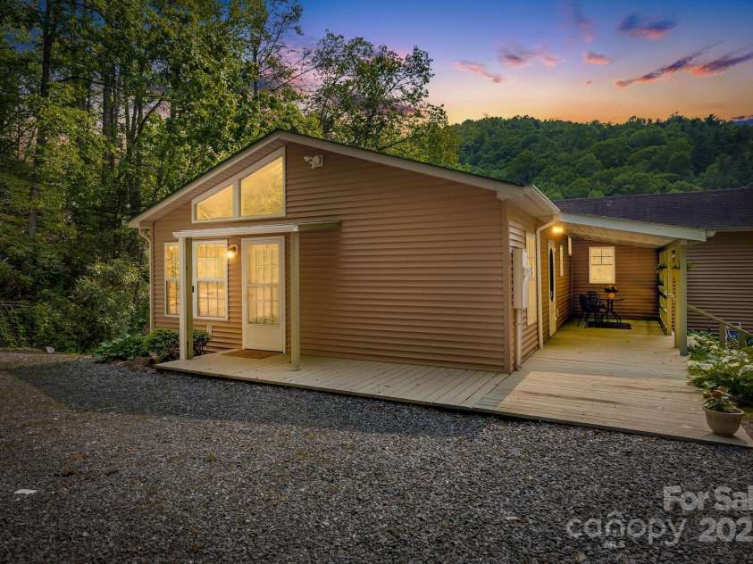 2763 Crabtree Road, Spruce Pine, NC 28777.  MLS# CAR4264759, YatesRealty ID 18367. 