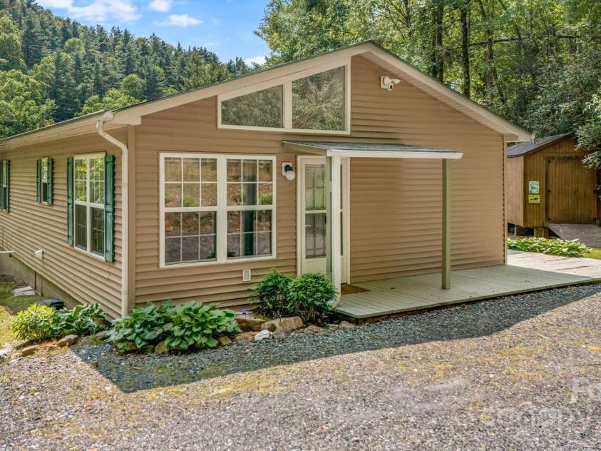 2763 Crabtree Road, Spruce Pine, NC 28777.  MLS# CAR4264759, YatesRealty ID 18367. 