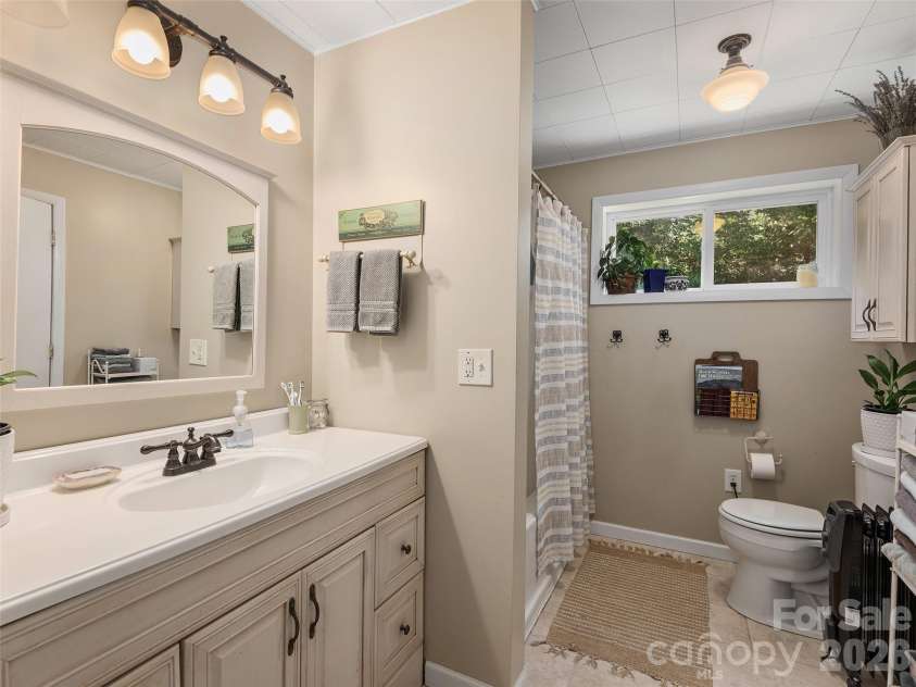 608 Evans Road, Canton, NC 28716.  MLS# CAR4357794, YatesRealty ID 18367. 