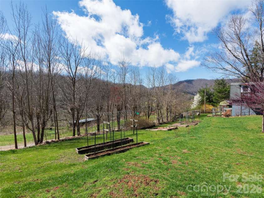 608 Evans Road, Canton, NC 28716.  MLS# CAR4357794, YatesRealty ID 18367. 