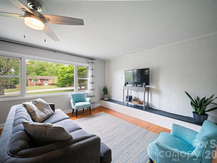 36 Acton Woods Road, Candler, NC 28715.  MLS# CAR4373953, YatesRealty ID 18368. 