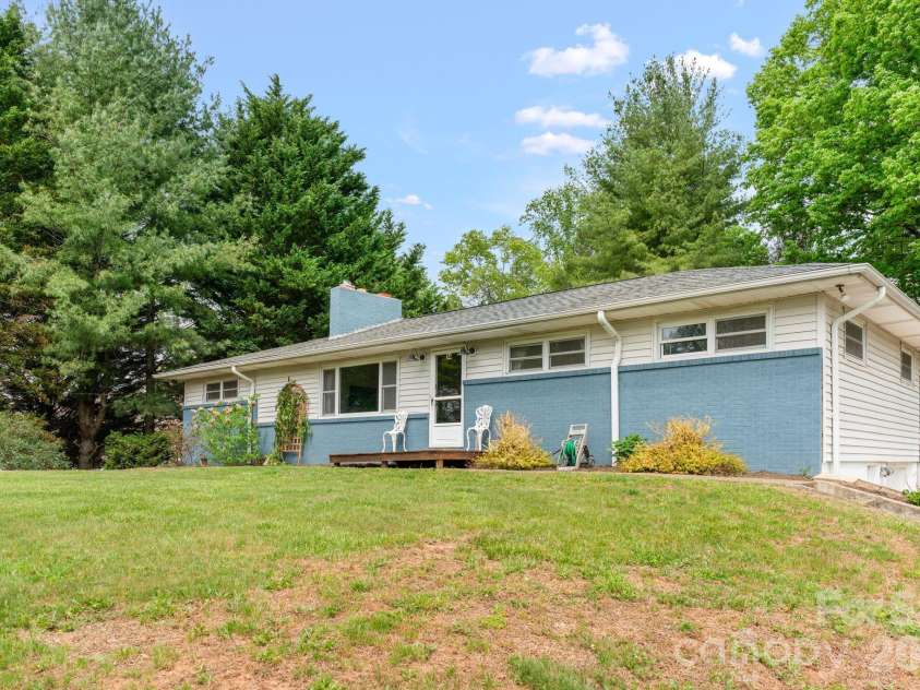 36 Acton Woods Road, Candler, NC 28715.  MLS# CAR4373953, YatesRealty ID 18368. 