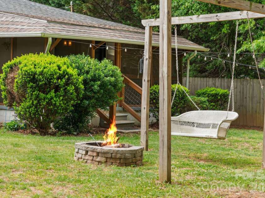 36 Acton Woods Road, Candler, NC 28715.  MLS# CAR4373953, YatesRealty ID 18368. 