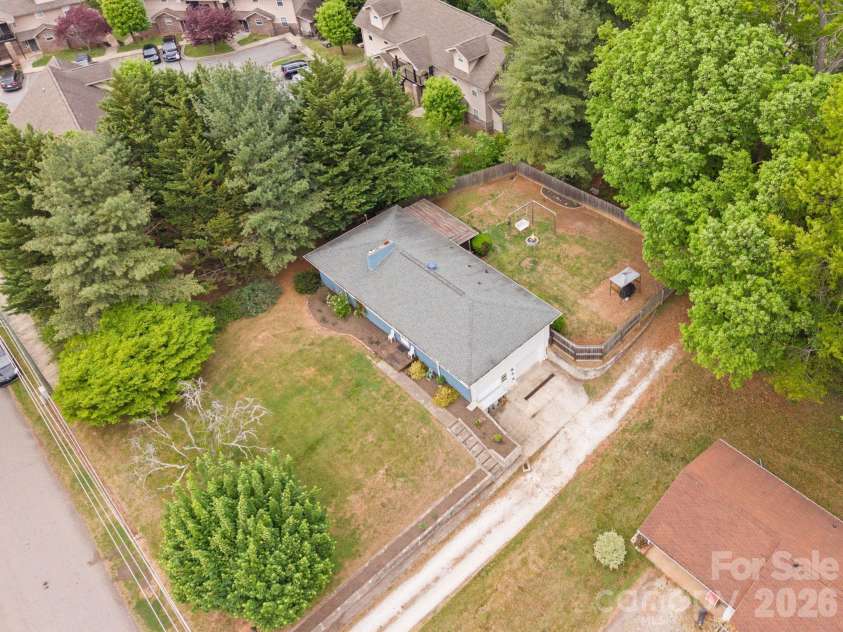 36 Acton Woods Road, Candler, NC 28715.  MLS# CAR4373953, YatesRealty ID 18368. 