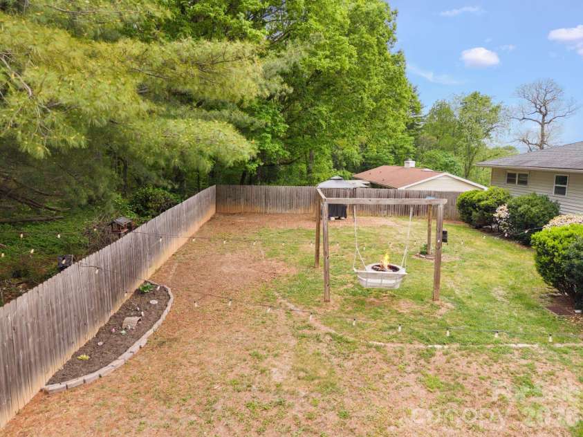 36 Acton Woods Road, Candler, NC 28715.  MLS# CAR4373953, YatesRealty ID 18368. 