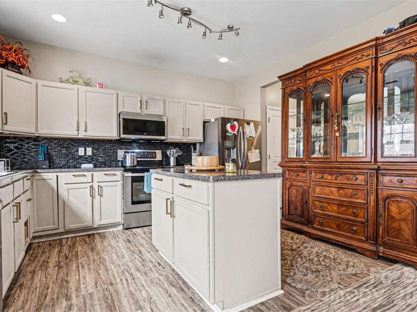 4005 Magna Lane, Indian Trail, NC 28079.  MLS# CAR4344092, YatesRealty ID 18369. 