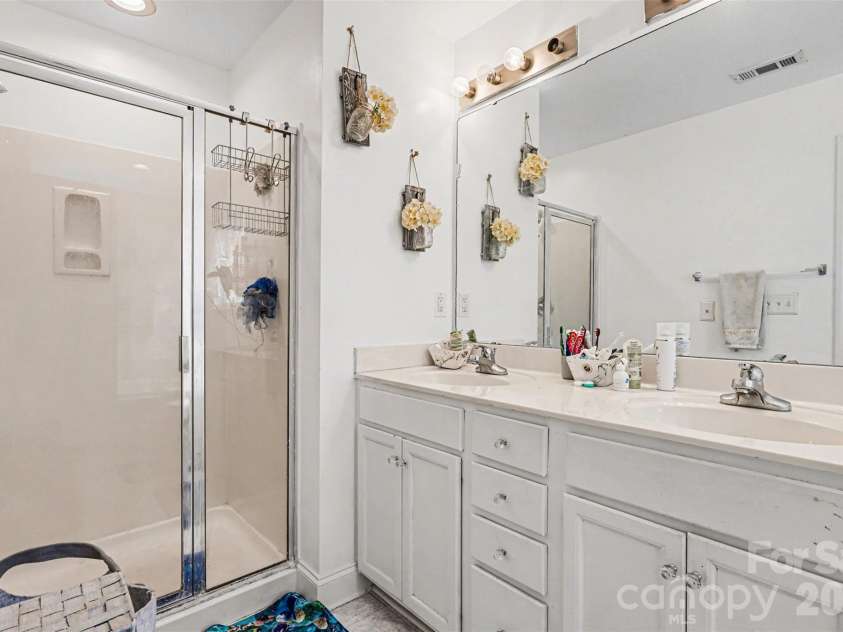 4005 Magna Lane, Indian Trail, NC 28079.  MLS# CAR4344092, YatesRealty ID 18369. 
