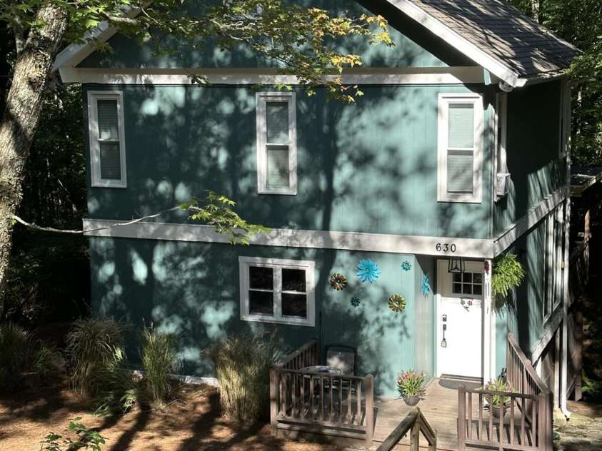 630 Shumont Road, Black Mountain, NC 28711.  MLS# CAR4269091, YatesRealty ID 18369. 