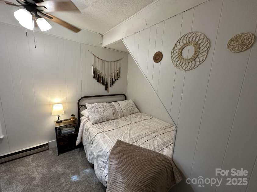 630 Shumont Road, Black Mountain, NC 28711.  MLS# CAR4269091, YatesRealty ID 18369. 