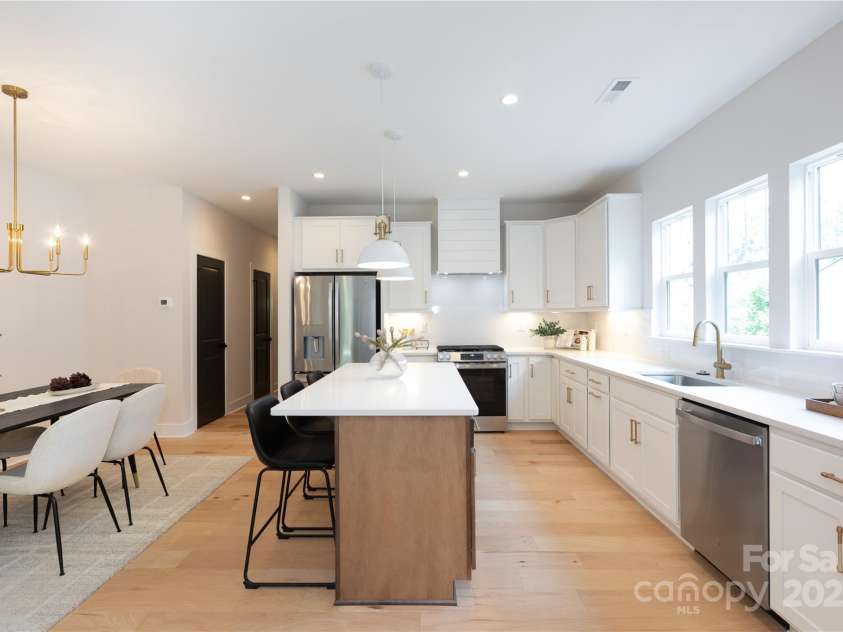 1728 Dallas Avenue, Charlotte, NC 28205.  MLS# CAR4267461, YatesRealty ID 18370. 