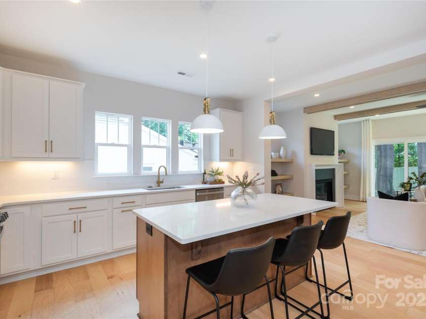 1728 Dallas Avenue, Charlotte, NC 28205.  MLS# CAR4267461, YatesRealty ID 18370. 